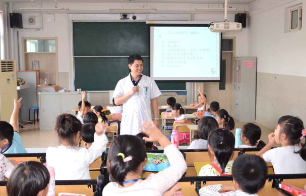 榕城区小学领导团队，引领未来教育的新力量